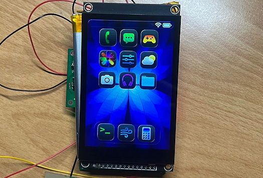 This 4G ESP32 smartphone shows off what the microcontroller can do